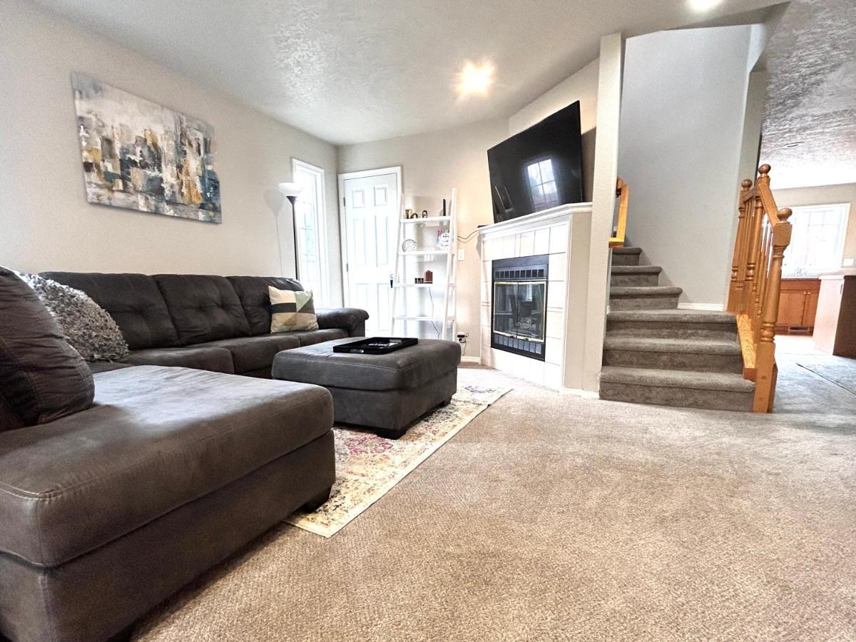 The Getaway Se Boise Condo Across The Street From Greenbelt, Bown Crossing And Boise River 3Bd 3Bath, 4 Beds! Lovely, Homey, Dining Table Seats 6 ภายนอก รูปภาพ