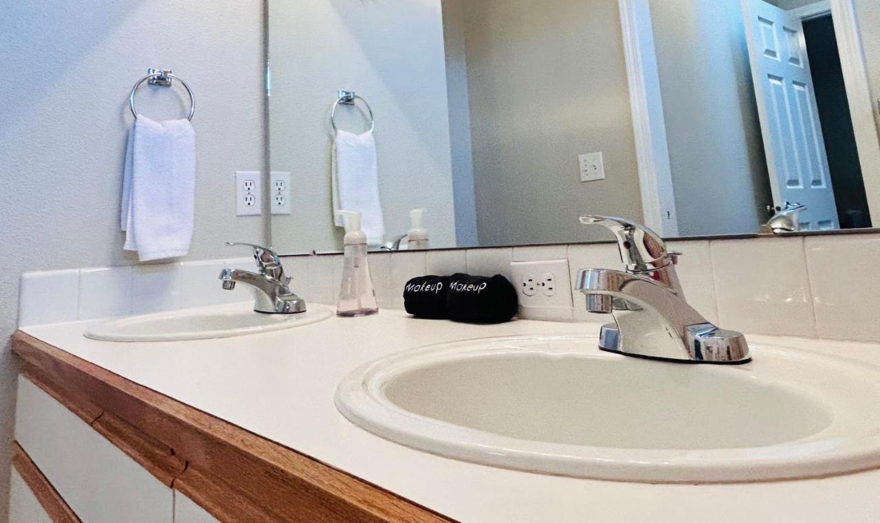 The Getaway Se Boise Condo Across The Street From Greenbelt, Bown Crossing And Boise River 3Bd 3Bath, 4 Beds! Lovely, Homey, Dining Table Seats 6 ภายนอก รูปภาพ