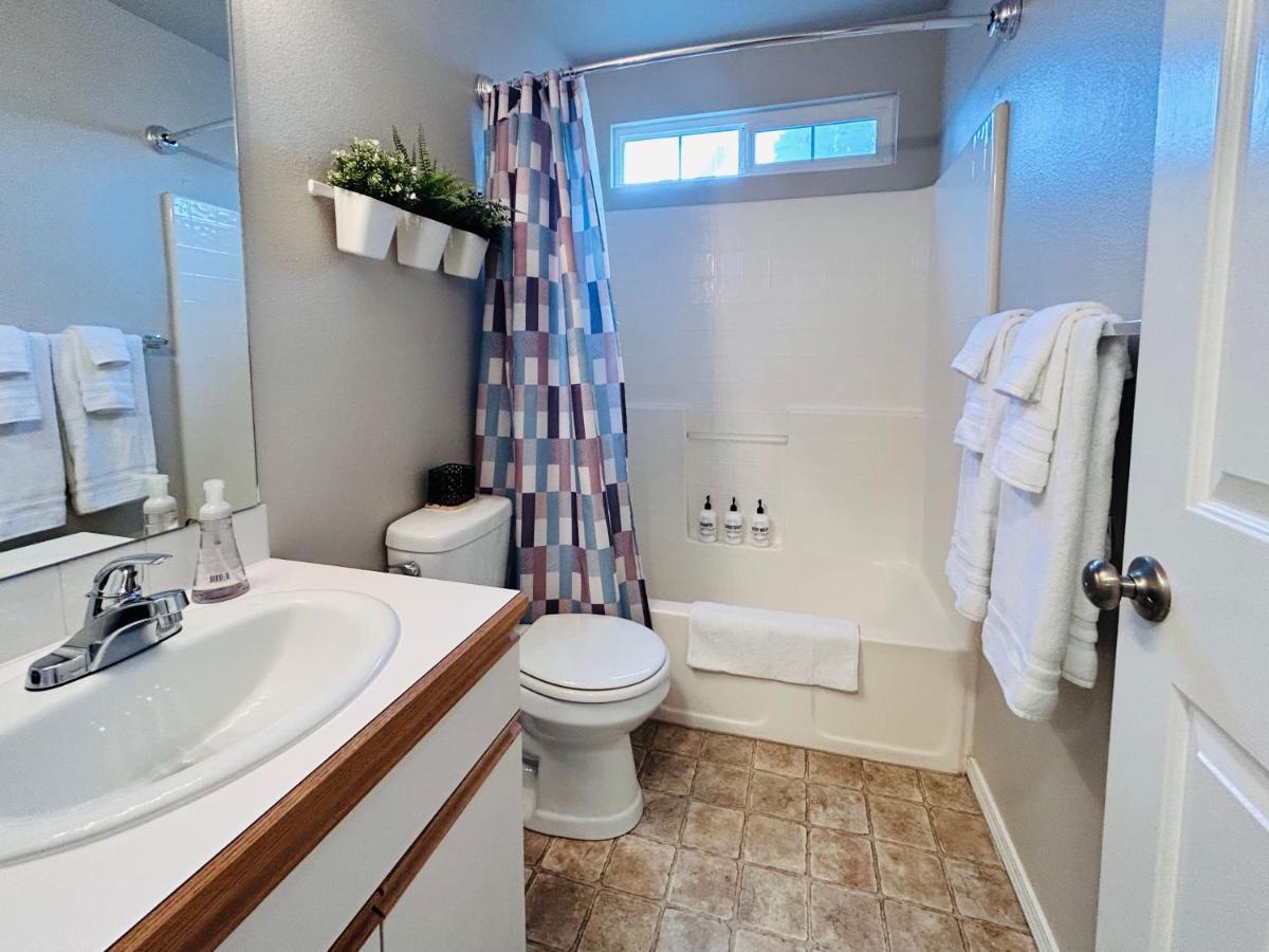 The Getaway Se Boise Condo Across The Street From Greenbelt, Bown Crossing And Boise River 3Bd 3Bath, 4 Beds! Lovely, Homey, Dining Table Seats 6 ภายนอก รูปภาพ