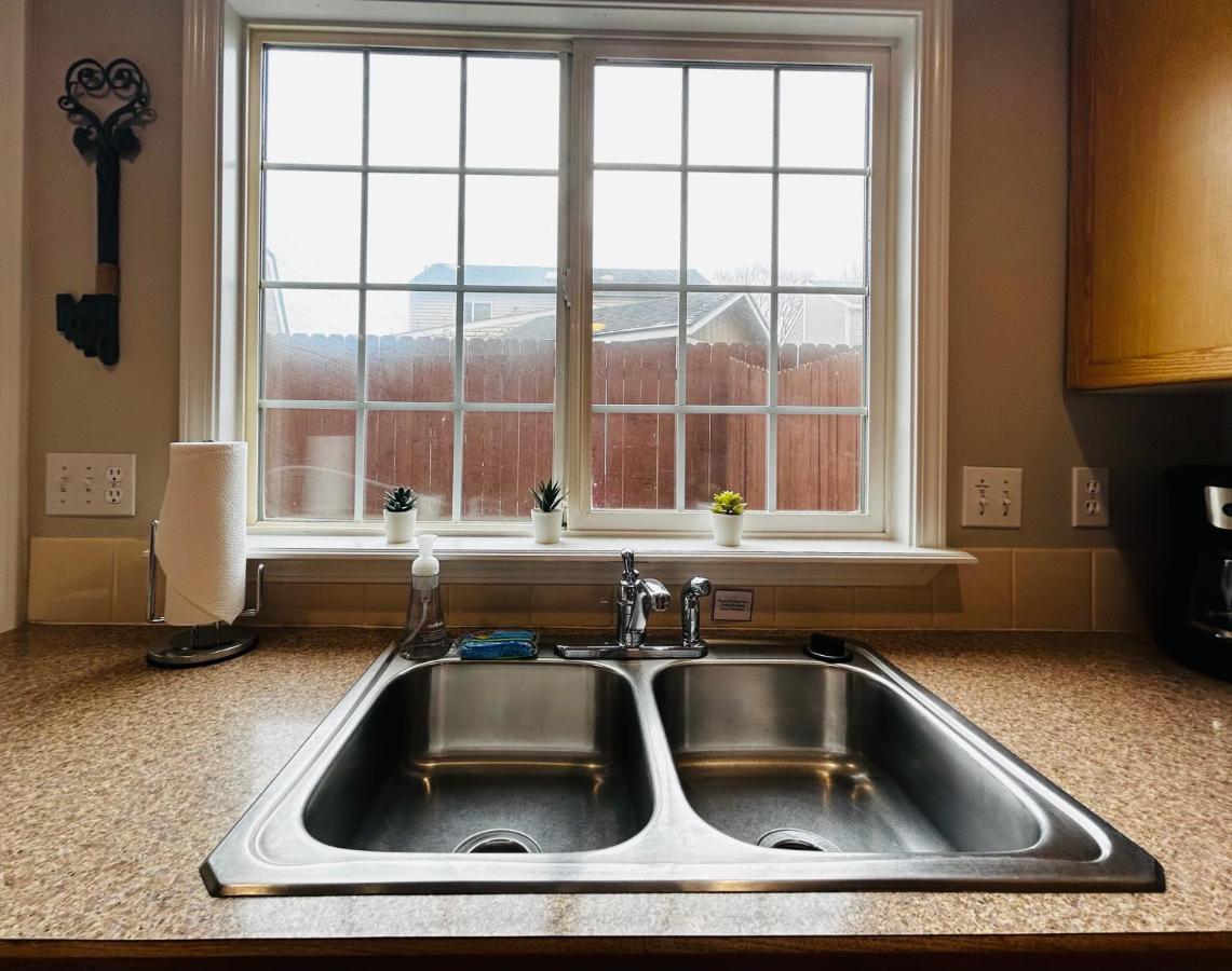 The Getaway Se Boise Condo Across The Street From Greenbelt, Bown Crossing And Boise River 3Bd 3Bath, 4 Beds! Lovely, Homey, Dining Table Seats 6 ภายนอก รูปภาพ